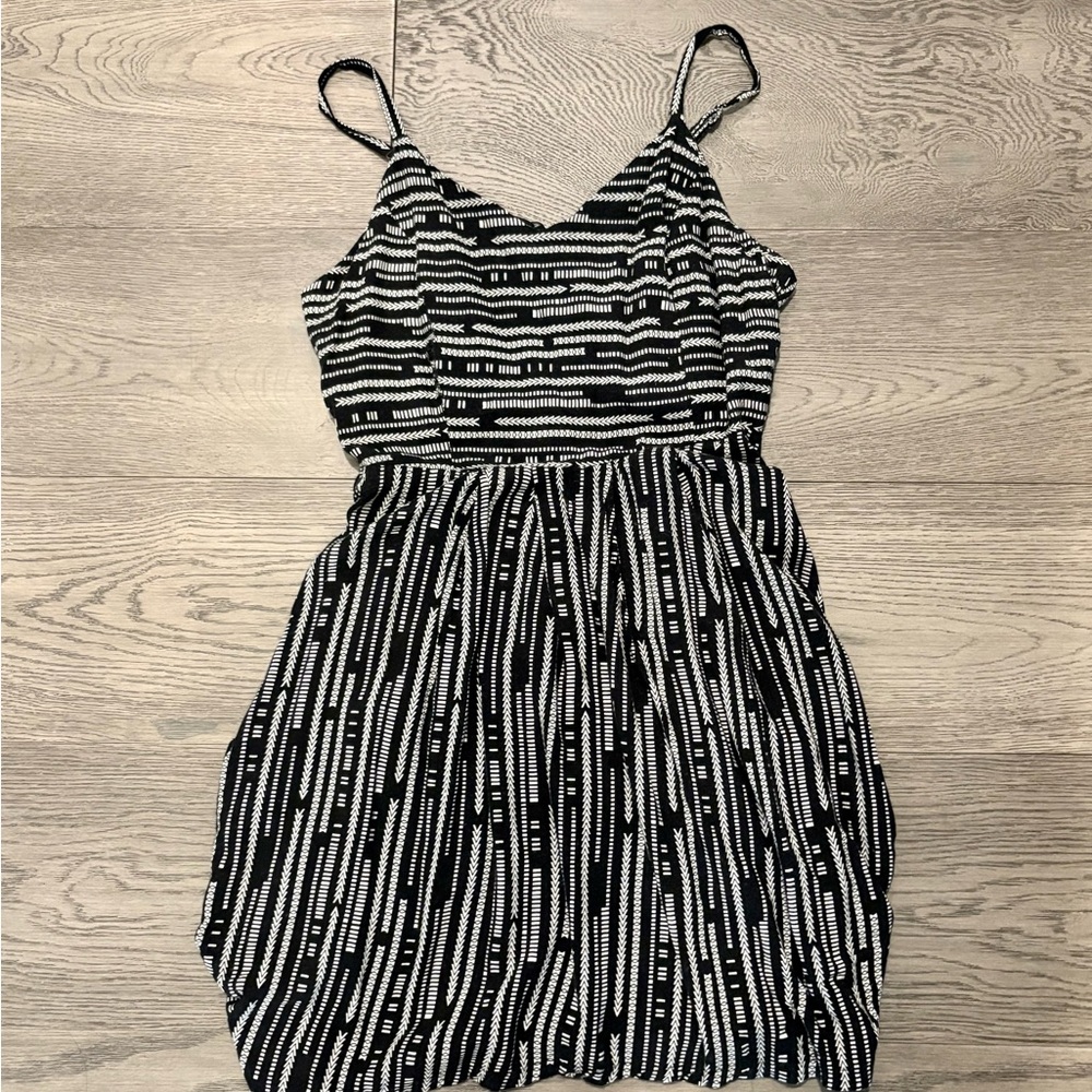 Akira Small Black and White Striped Dress with Zipper Detail